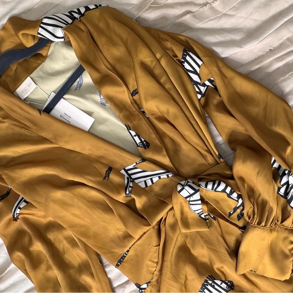 NWT! ⭐️ SukiSo Gold Elsa Wrap Dress in Zebra - Picture 16 of 16